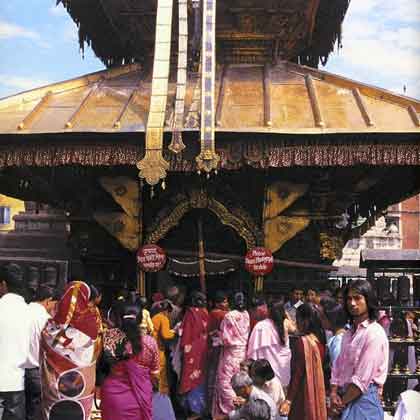 
Hariti Temple at Swayambhunath in Kathmandu - Dhaulagiri, Dhaula gueri: Une aventure citoyenne book
